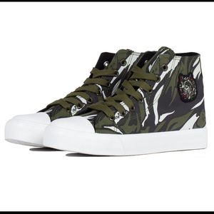 Rip N Dip Jungle Camo Sneaker *LIKE NEW*